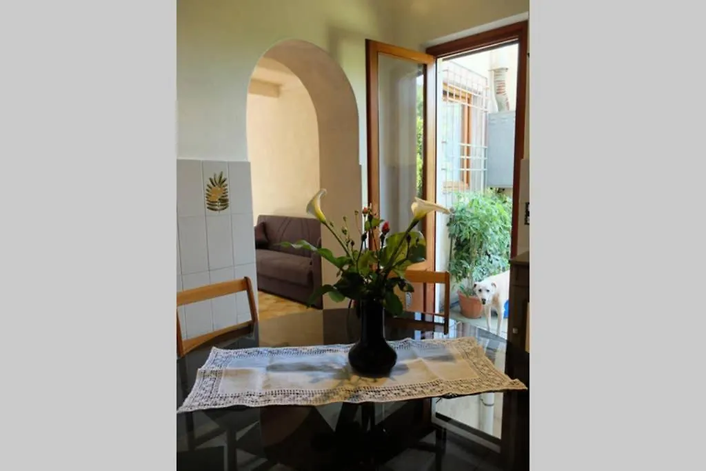 La Casina Di Bruna Mommio 0*,